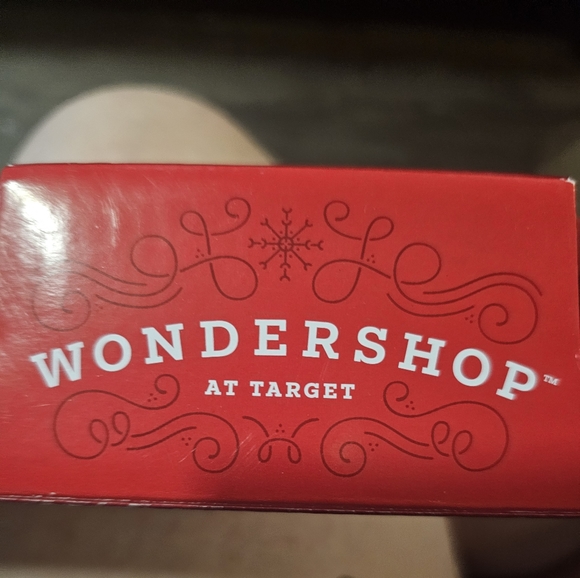 Gold Stocking Holders - Picture 1 of 4